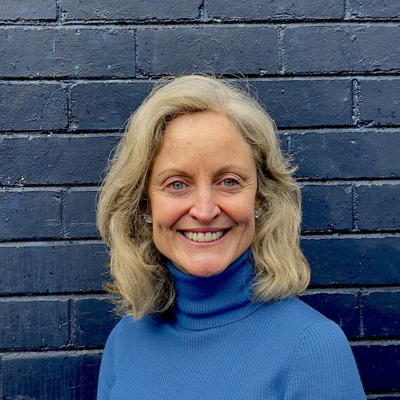 Edwina Callua headshot